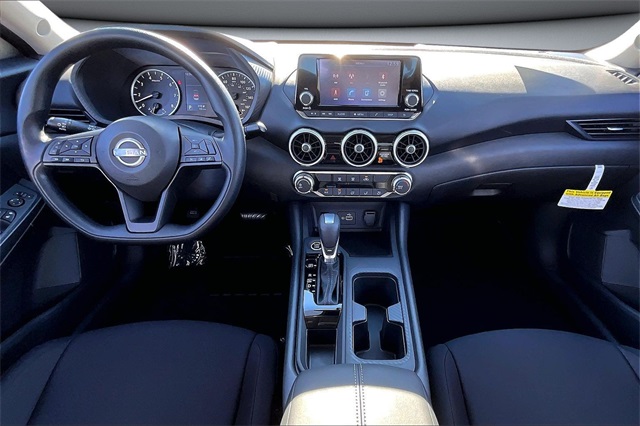 2025 Nissan Sentra S Image 15 of 33