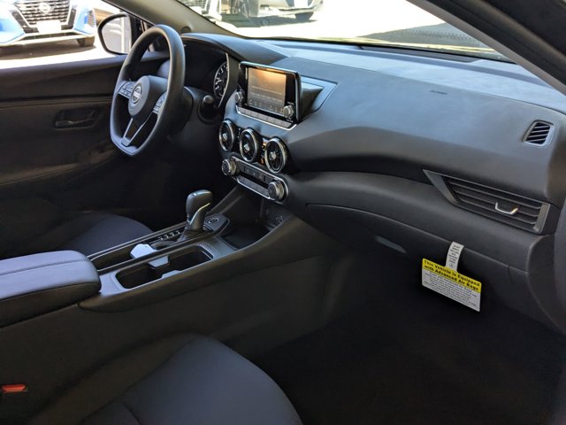Vehicle image 13 of 22