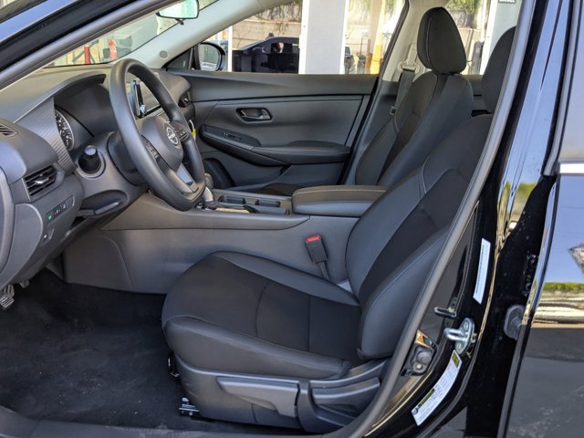 Vehicle image 11 of 22