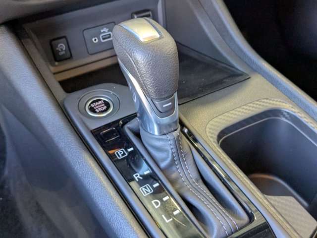 Vehicle image 19 of 22
