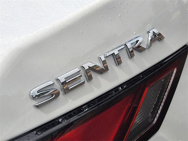 Vehicle image 18 of 22