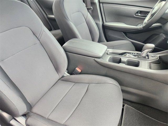 Vehicle image 10 of 22