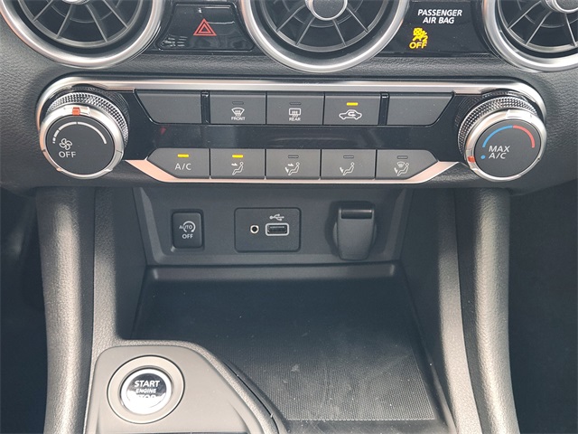 Vehicle image 20 of 22