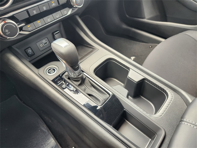 Vehicle image 15 of 22