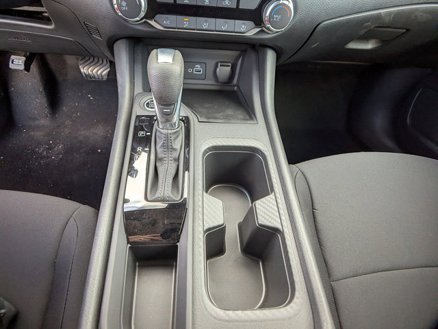 Vehicle image 15 of 25