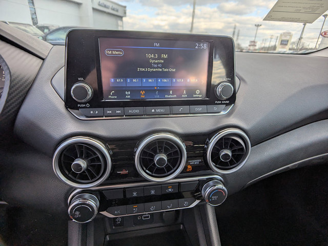 Vehicle image 14 of 25