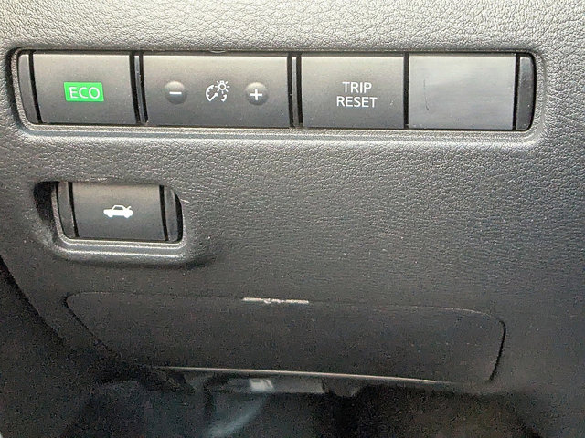 Vehicle image 17 of 25