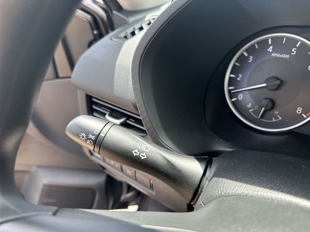 Vehicle image 31 of 35