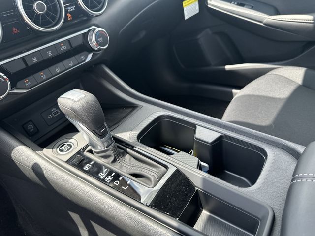 Vehicle image 21 of 35