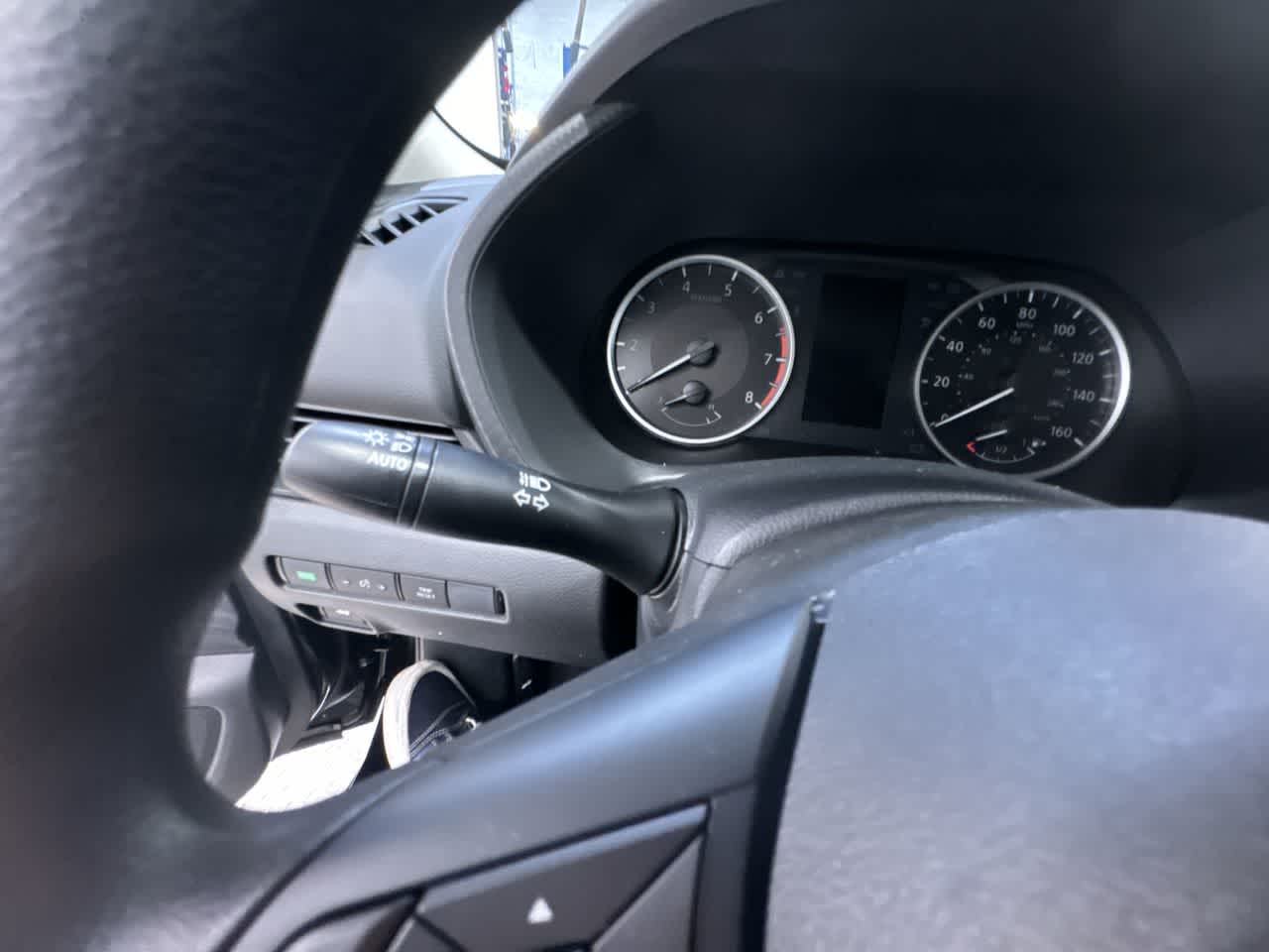 Vehicle image 37 of 40