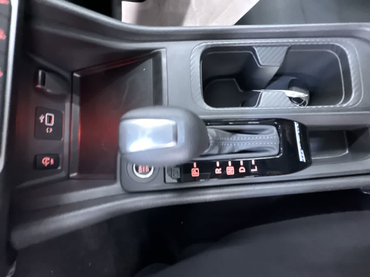 Vehicle image 25 of 40