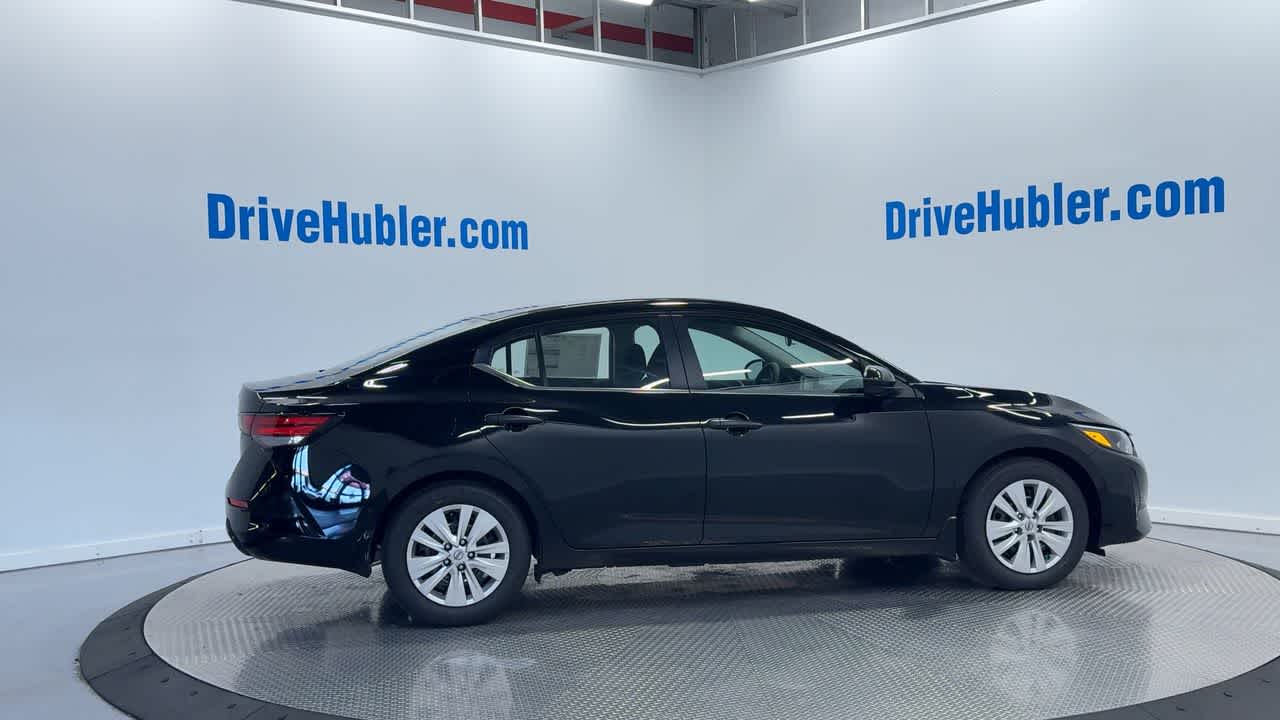 Vehicle image 7 of 40