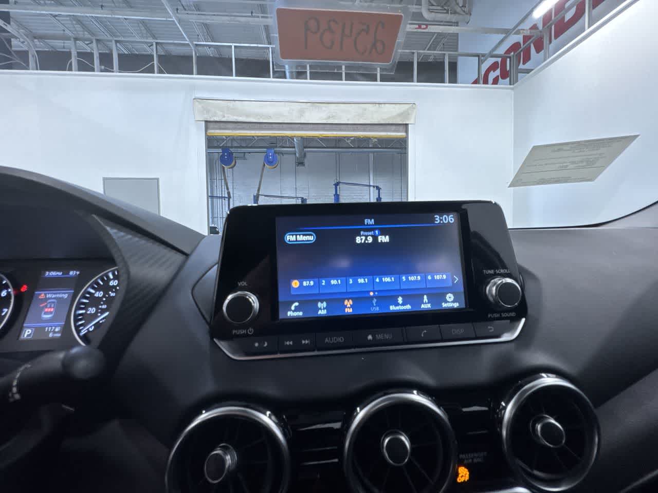 Vehicle image 20 of 42