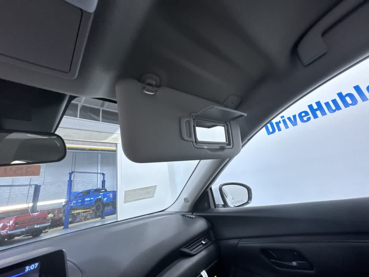 Vehicle image 16 of 42