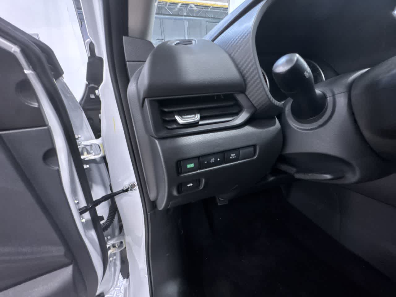 Vehicle image 37 of 42