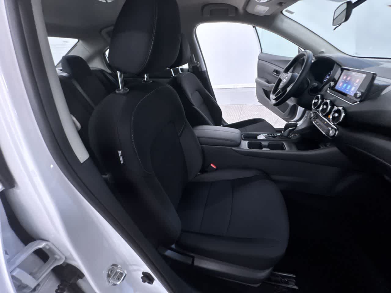 Vehicle image 14 of 42