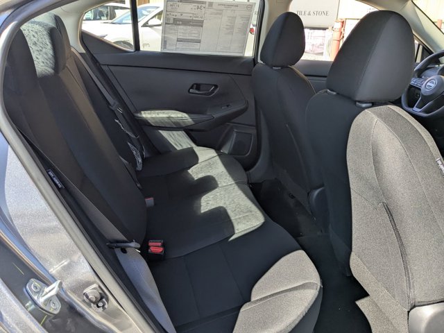 Vehicle image 9 of 22