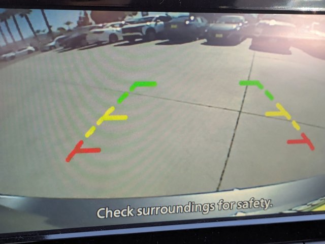 Vehicle image 18 of 22