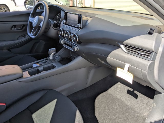 Vehicle image 15 of 22
