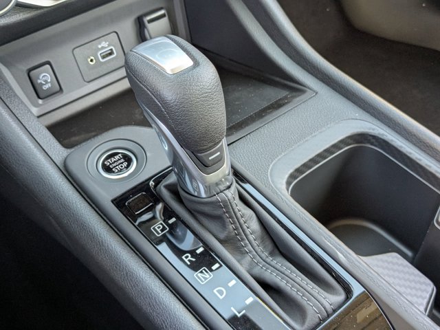 Vehicle image 19 of 22