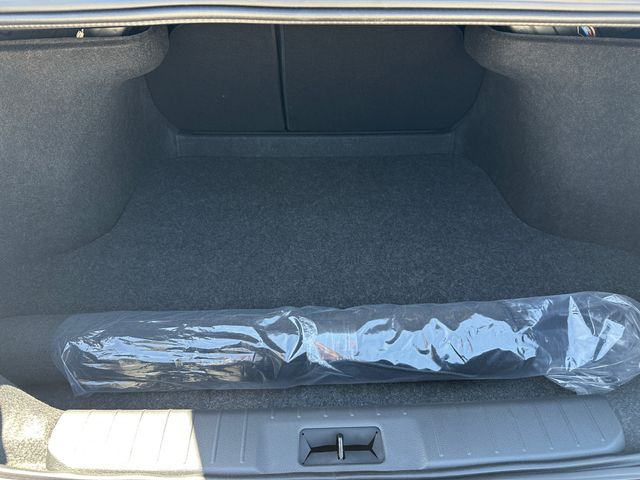 Vehicle image 10 of 20