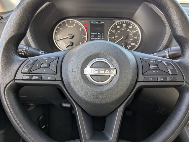Vehicle image 17 of 22