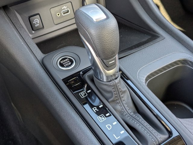 Vehicle image 20 of 22