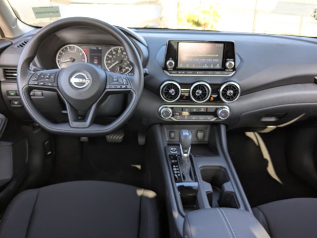 Vehicle image 15 of 22
