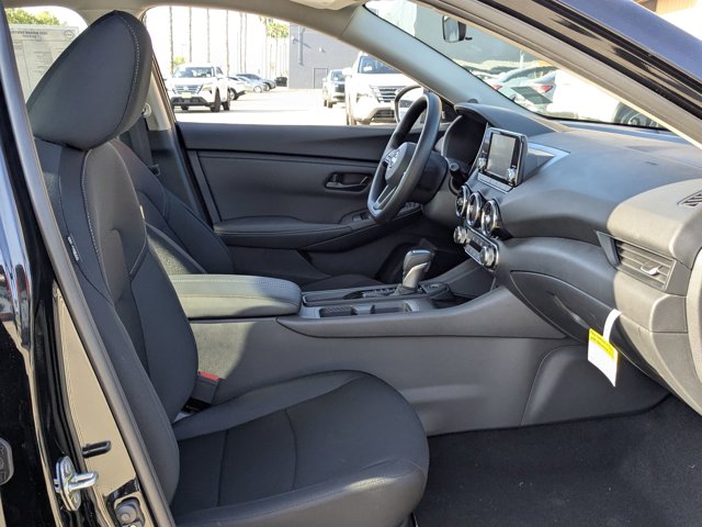 Vehicle image 13 of 22