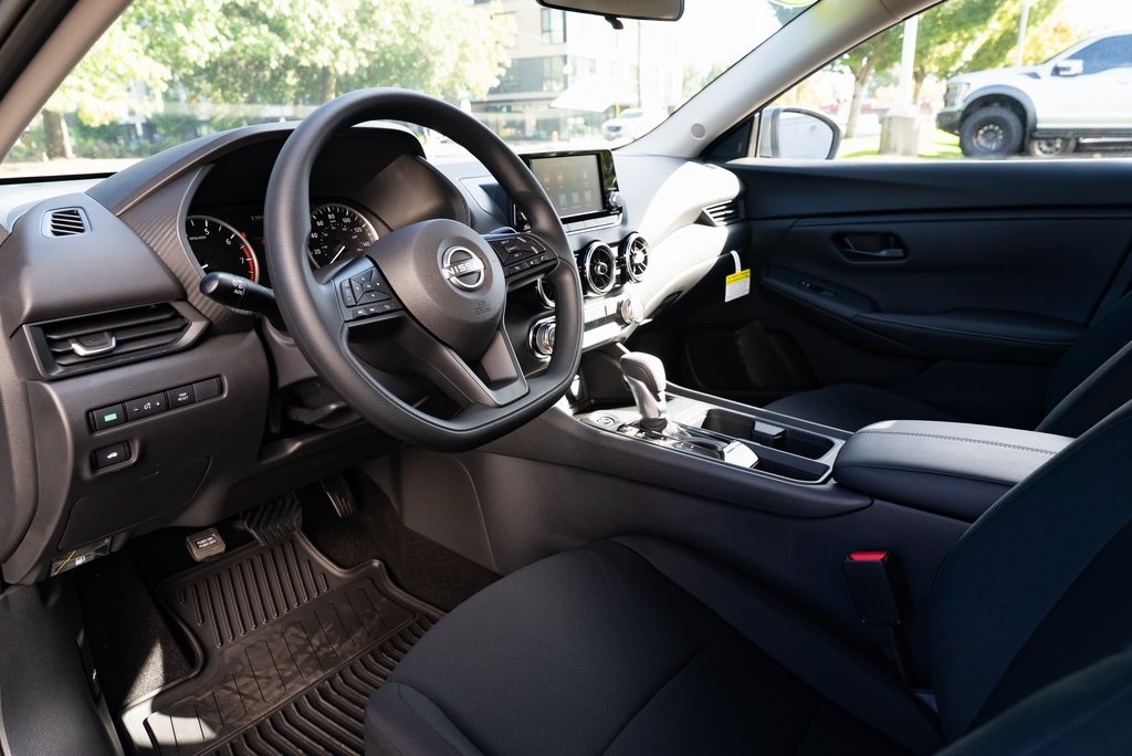 2025 Nissan Sentra S Image 17 of 26