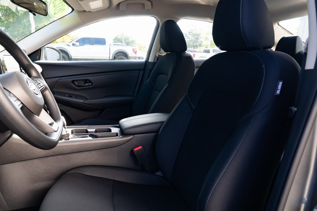 2025 Nissan Sentra S Image 11 of 26