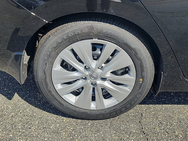 2025 Nissan Sentra S Image 5 of 17