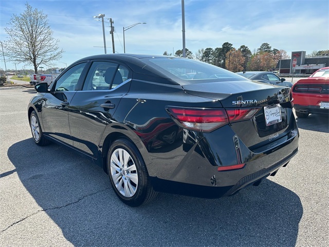 Vehicle image 5 of 21