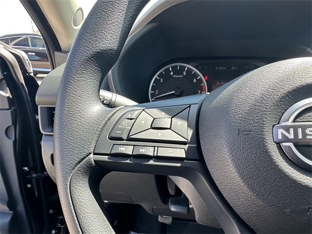 Vehicle image 16 of 21