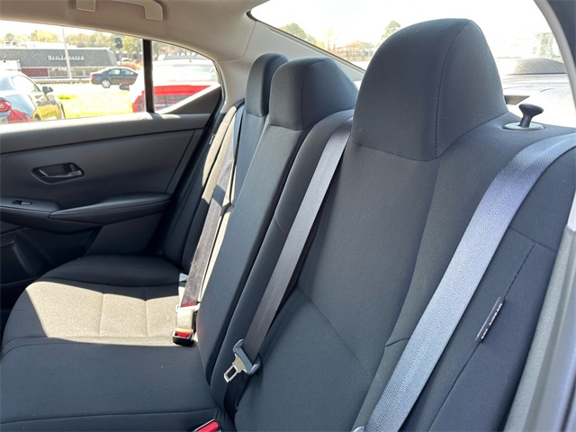 Vehicle image 10 of 21