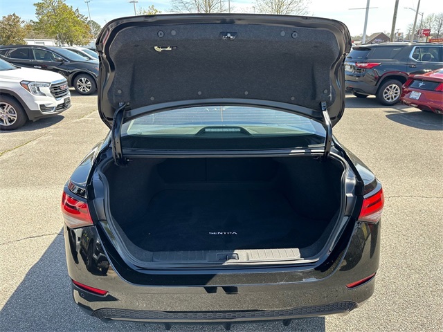Vehicle image 7 of 21
