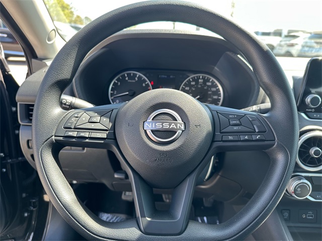 Vehicle image 15 of 21