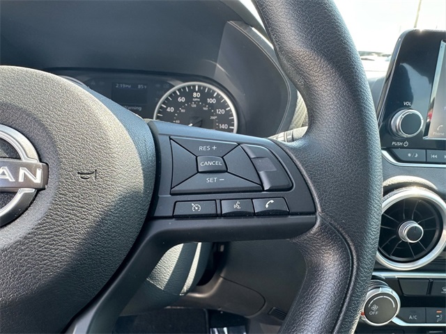 Vehicle image 17 of 21