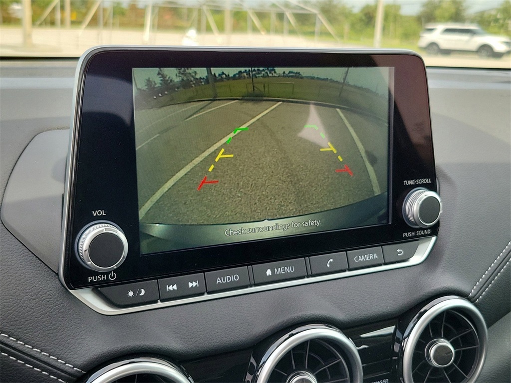 Vehicle image 13 of 14
