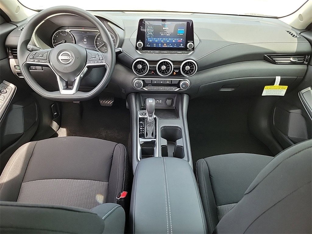 Vehicle image 8 of 14