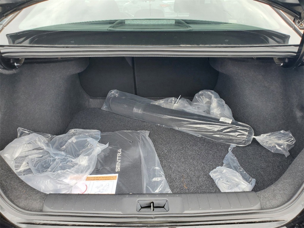 Vehicle image 7 of 14
