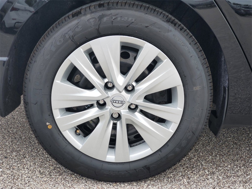 Vehicle image 4 of 13