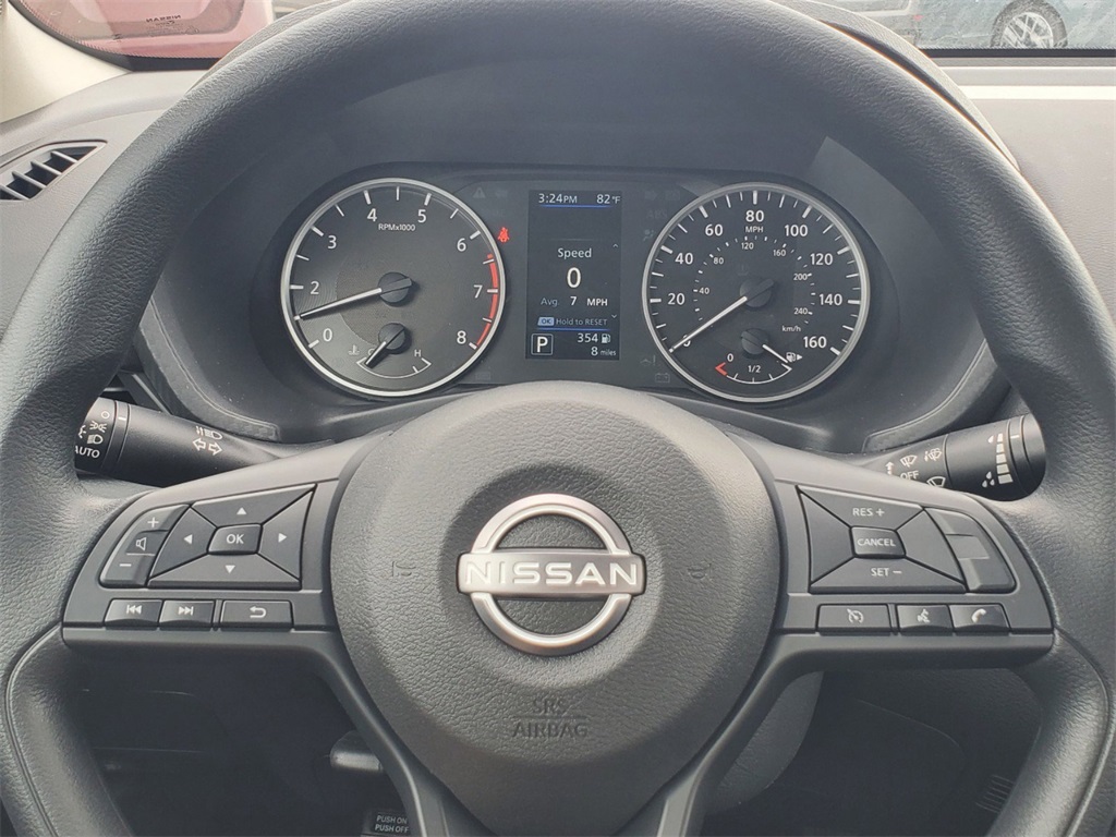 Vehicle image 11 of 13