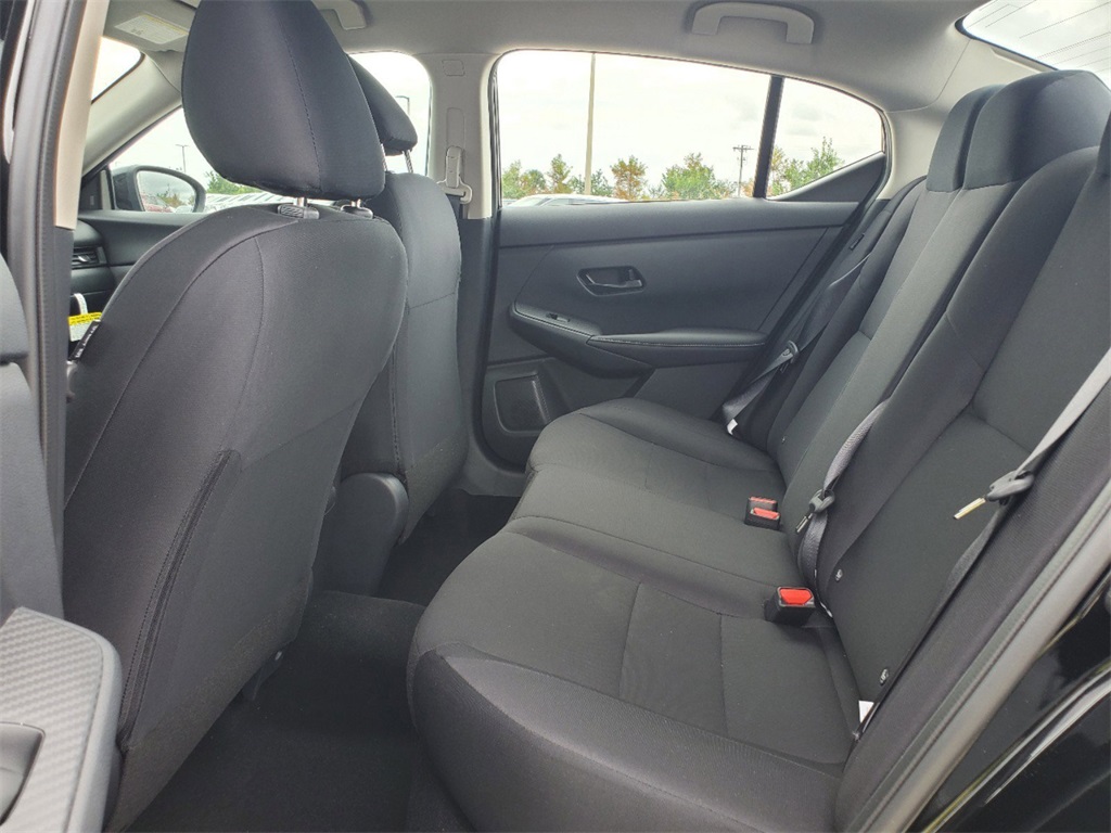 Vehicle image 7 of 13