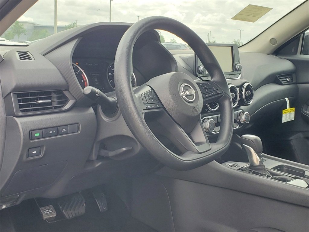 Vehicle image 10 of 13