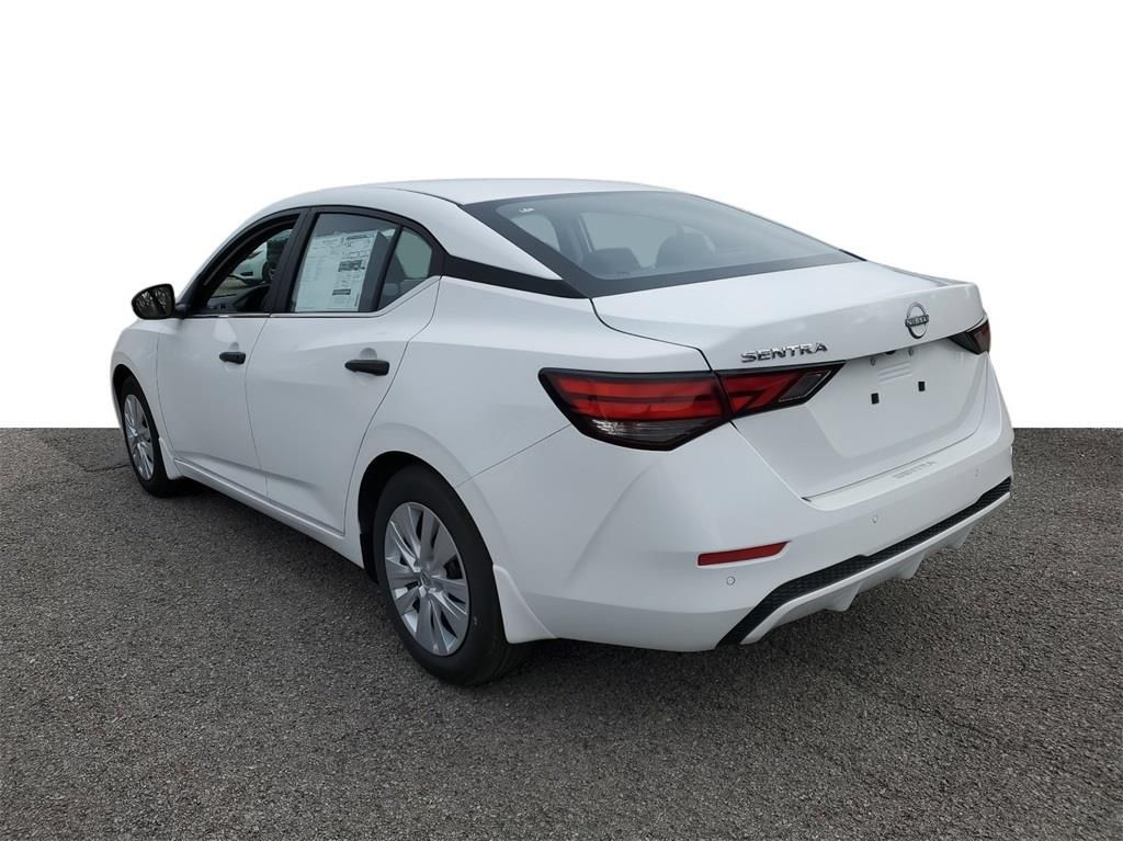 Vehicle image 4 of 9