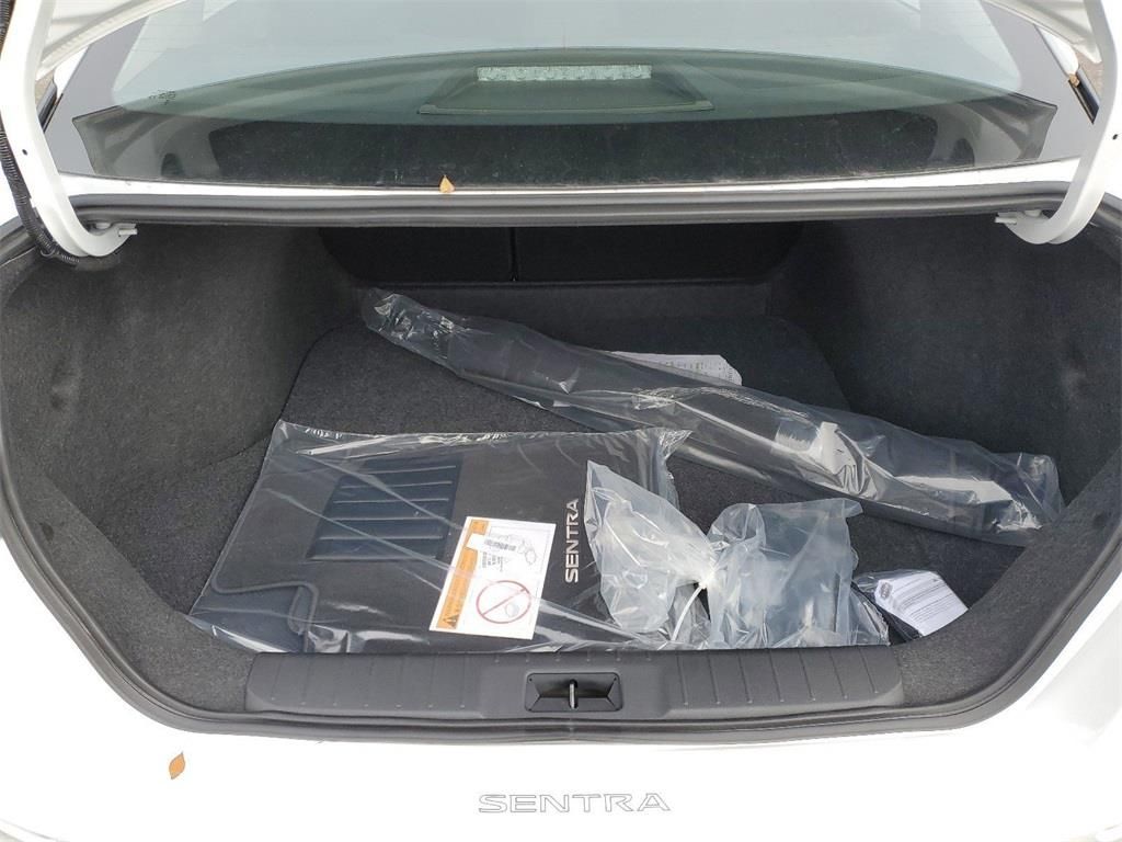 Vehicle image 6 of 9