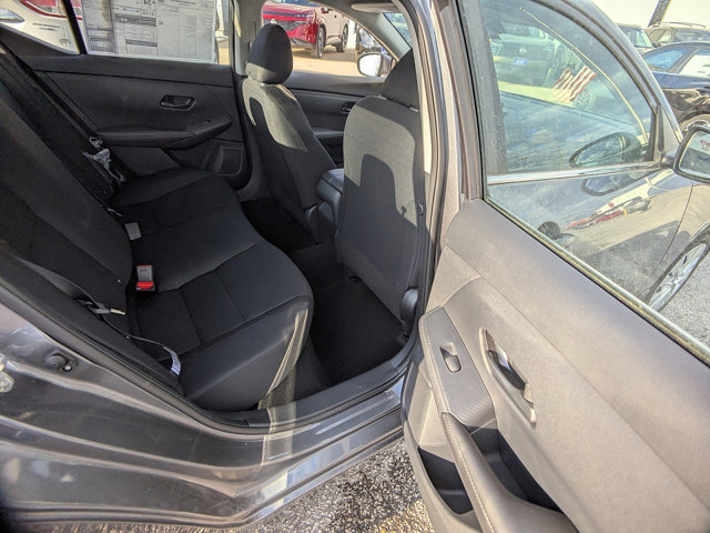 Vehicle image 10 of 25