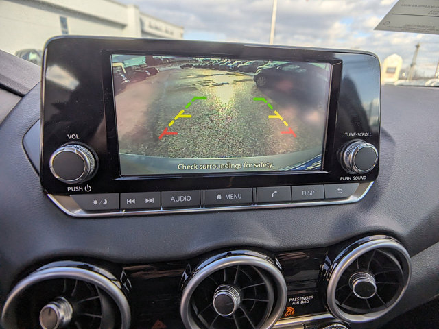 Vehicle image 14 of 25