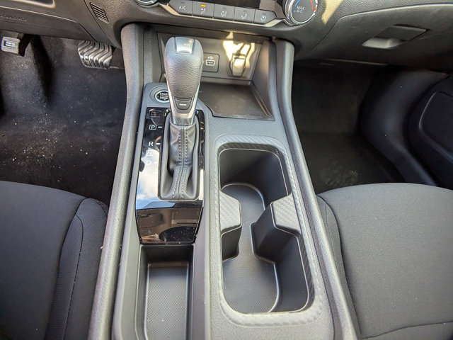 Vehicle image 16 of 25